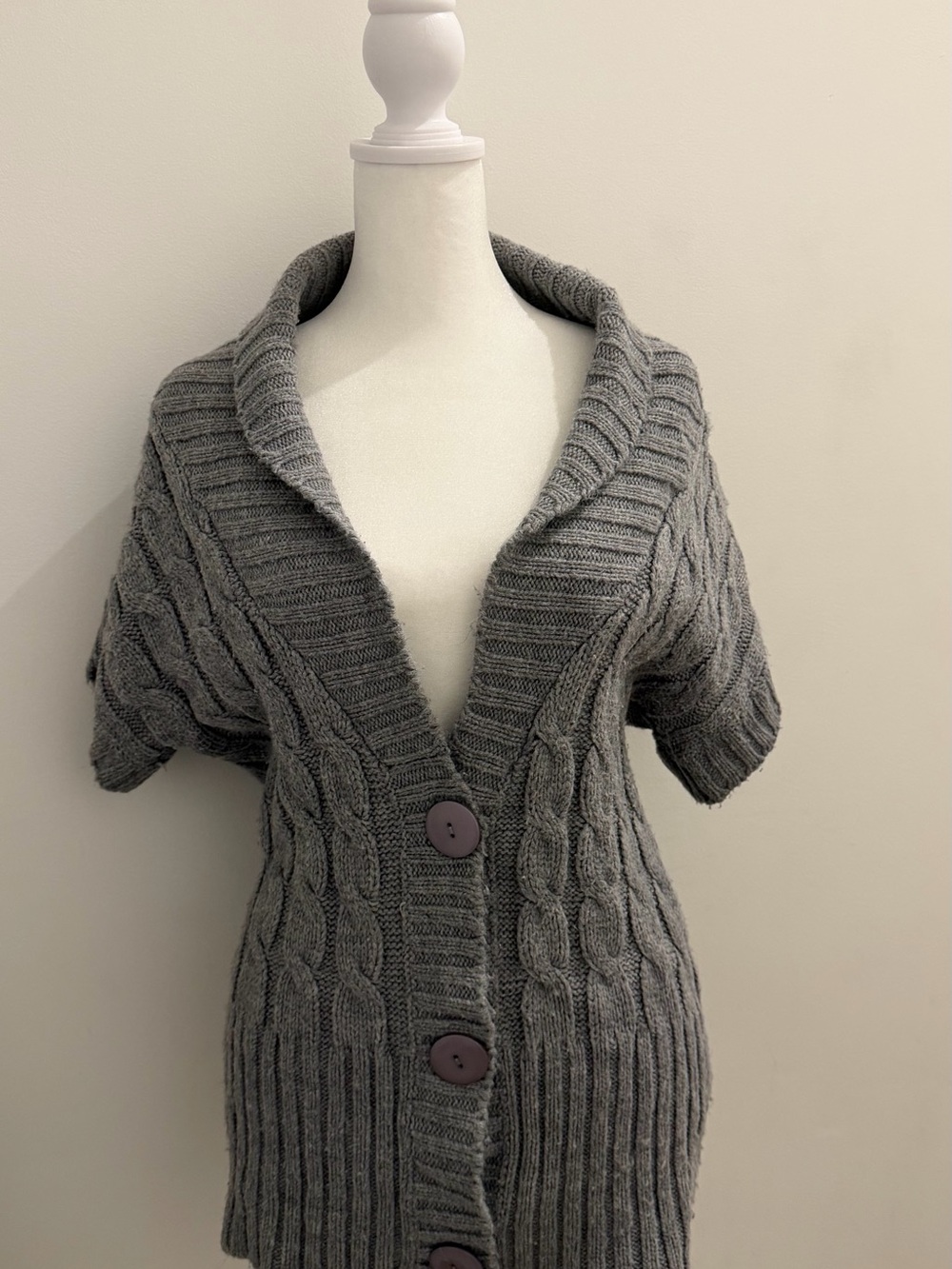 Le Temps Des Cerises Gray Cable-Knit Shawl Collar Short-Sleeve Cardigan #y2k - Picture 2 of 4